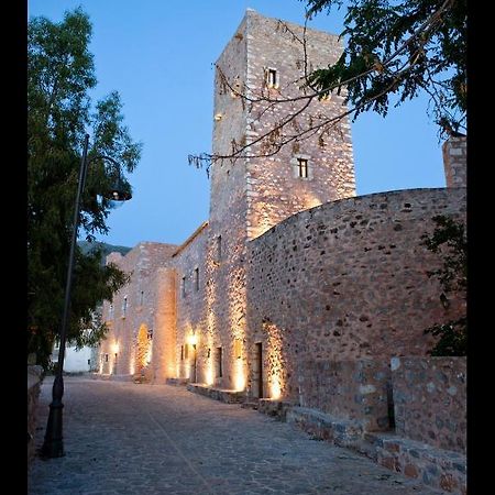 الشقق الفندقية Pírgos Dhiroúفي  Arapakis Historic Castle المظهر الخارجي الصورة