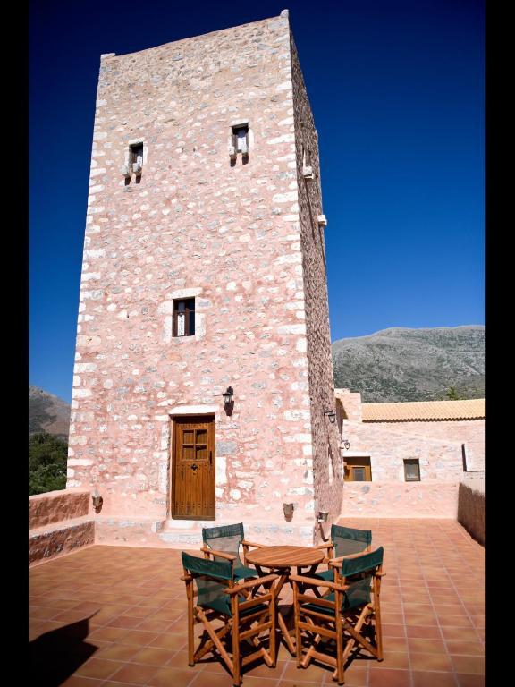الشقق الفندقية Pírgos Dhiroúفي  Arapakis Historic Castle المظهر الخارجي الصورة